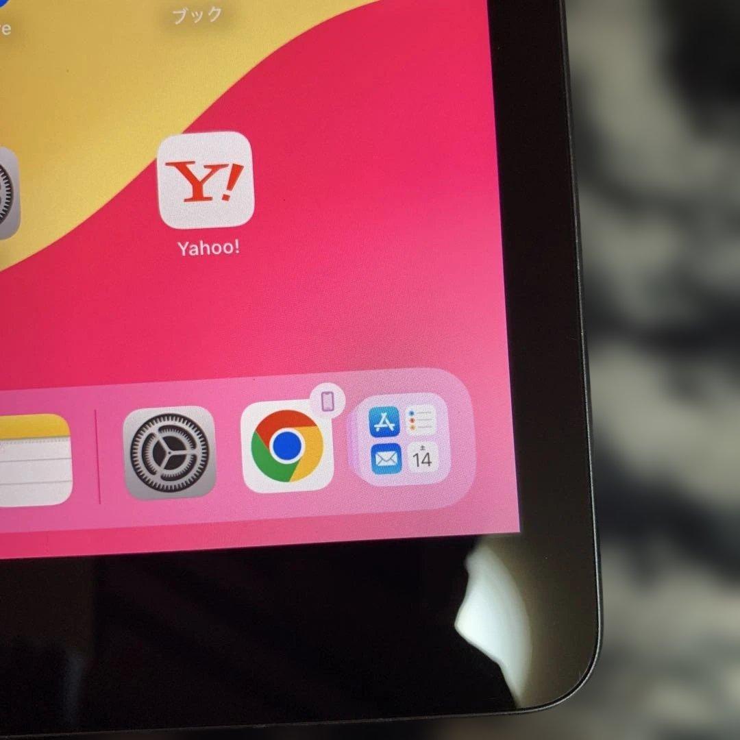 Apple iPad 第７世代 スペースグレー 本体 カバー付