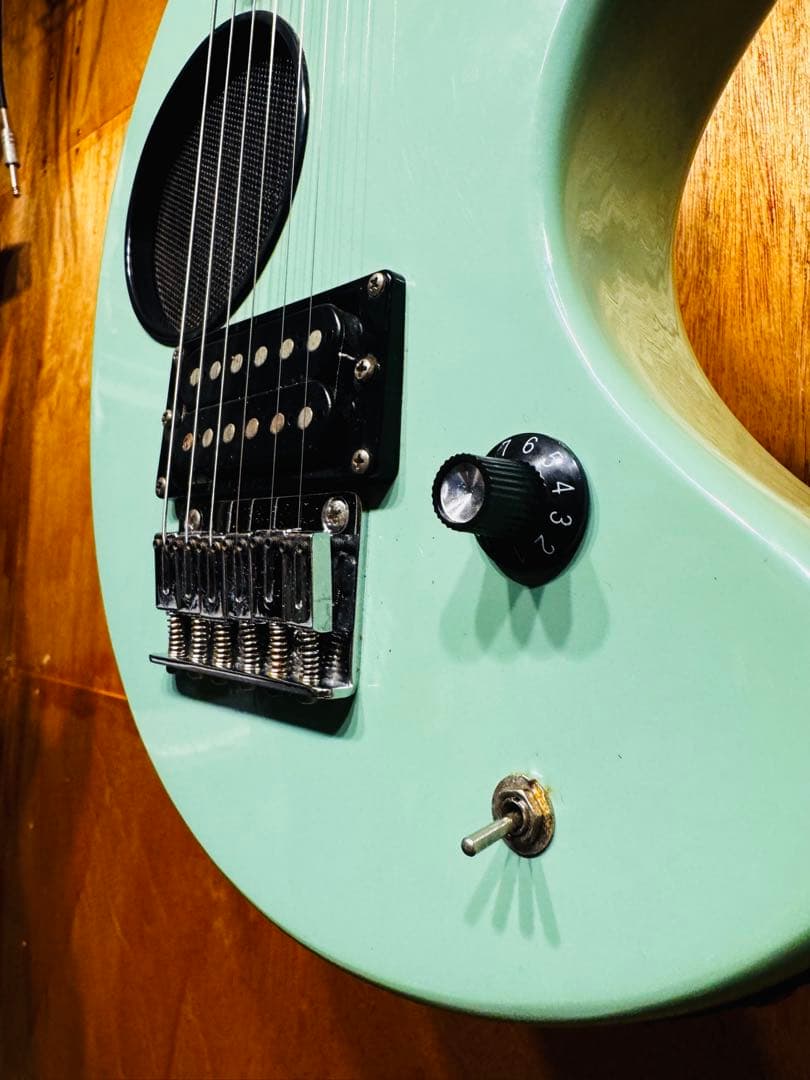 ZO-3 ミントグリーン　アンプ内蔵ギター