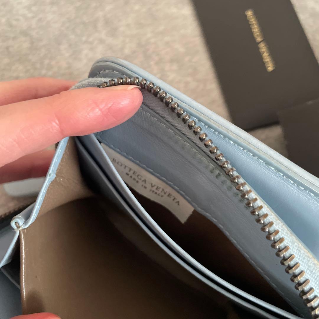 BOTTEGA VENETA ラウンドファスナー 財布　イントレチャート 水色