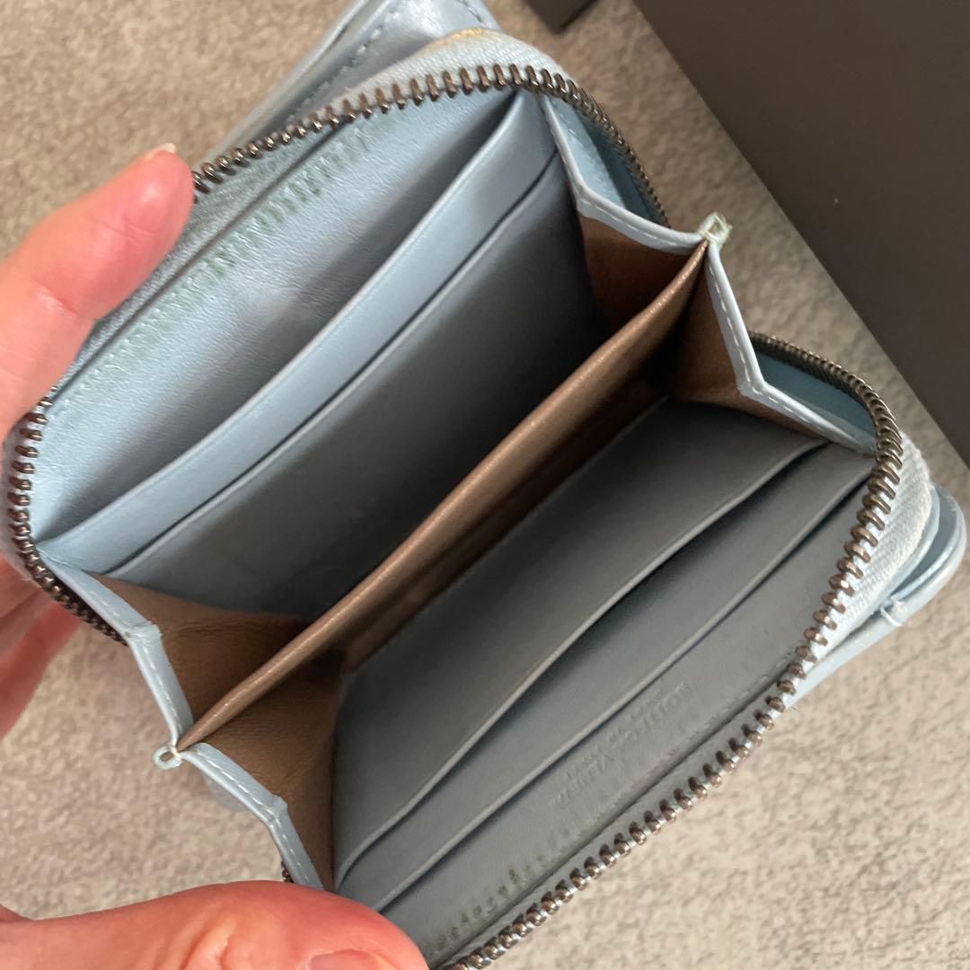 BOTTEGA VENETA ラウンドファスナー 財布　イントレチャート 水色