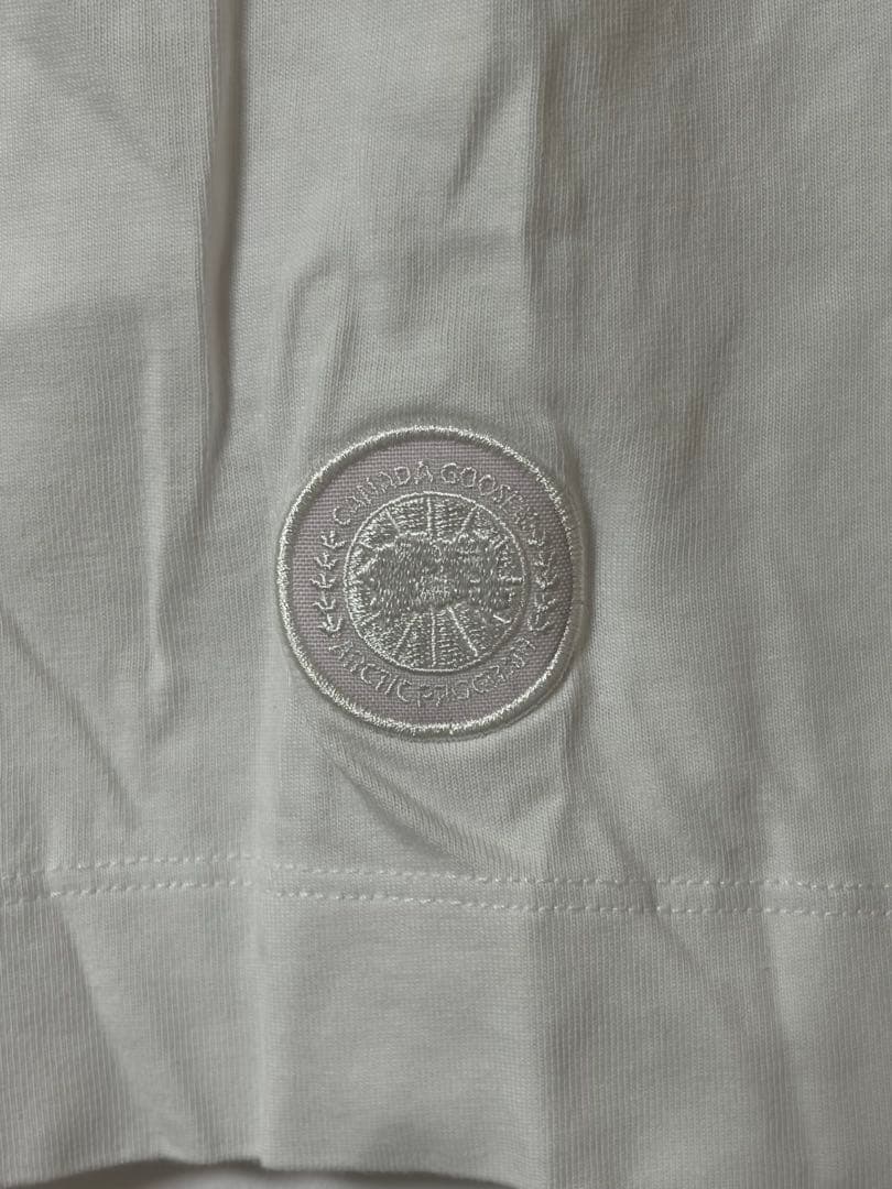 カナダグース   袖ロゴワッペン入りTシャツ XL