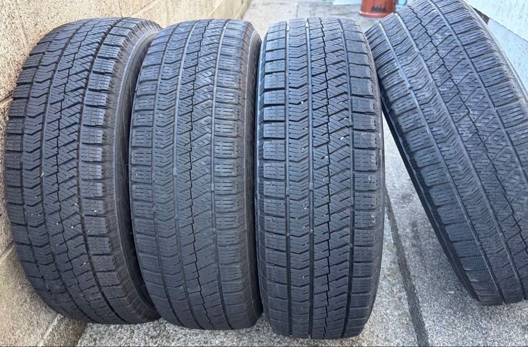 【ＪＵＮ喜 】175/16R14 スタッドレスタイヤVRX2 ②