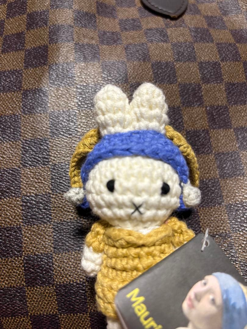 ミッフィー　真珠の耳飾りミッフィー　フェルメールミルクメイド　黒目がち