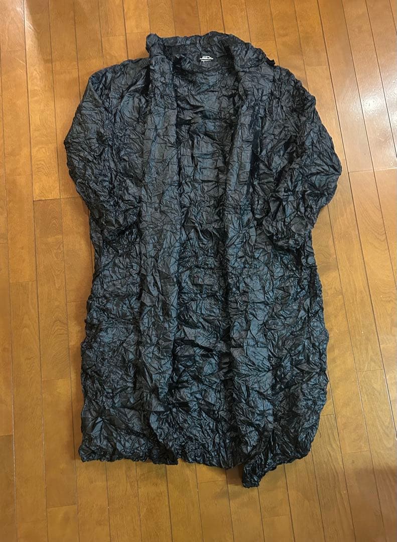 Issey Miyake しわ加工ブラックロングコート