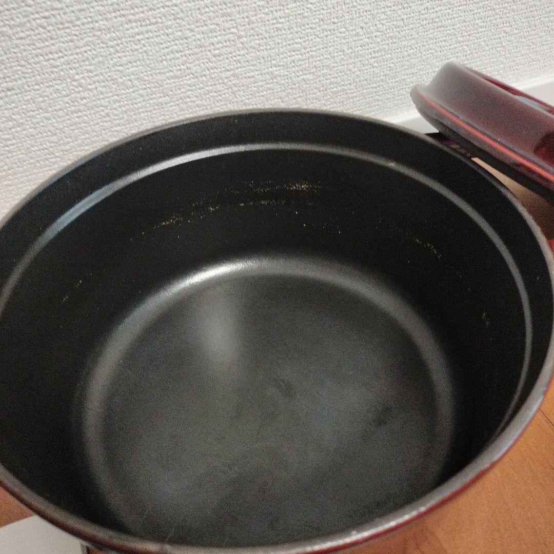 ストウブ staub ピコ・ココット ラウンド22cm 色はグレナディンレッド♪
