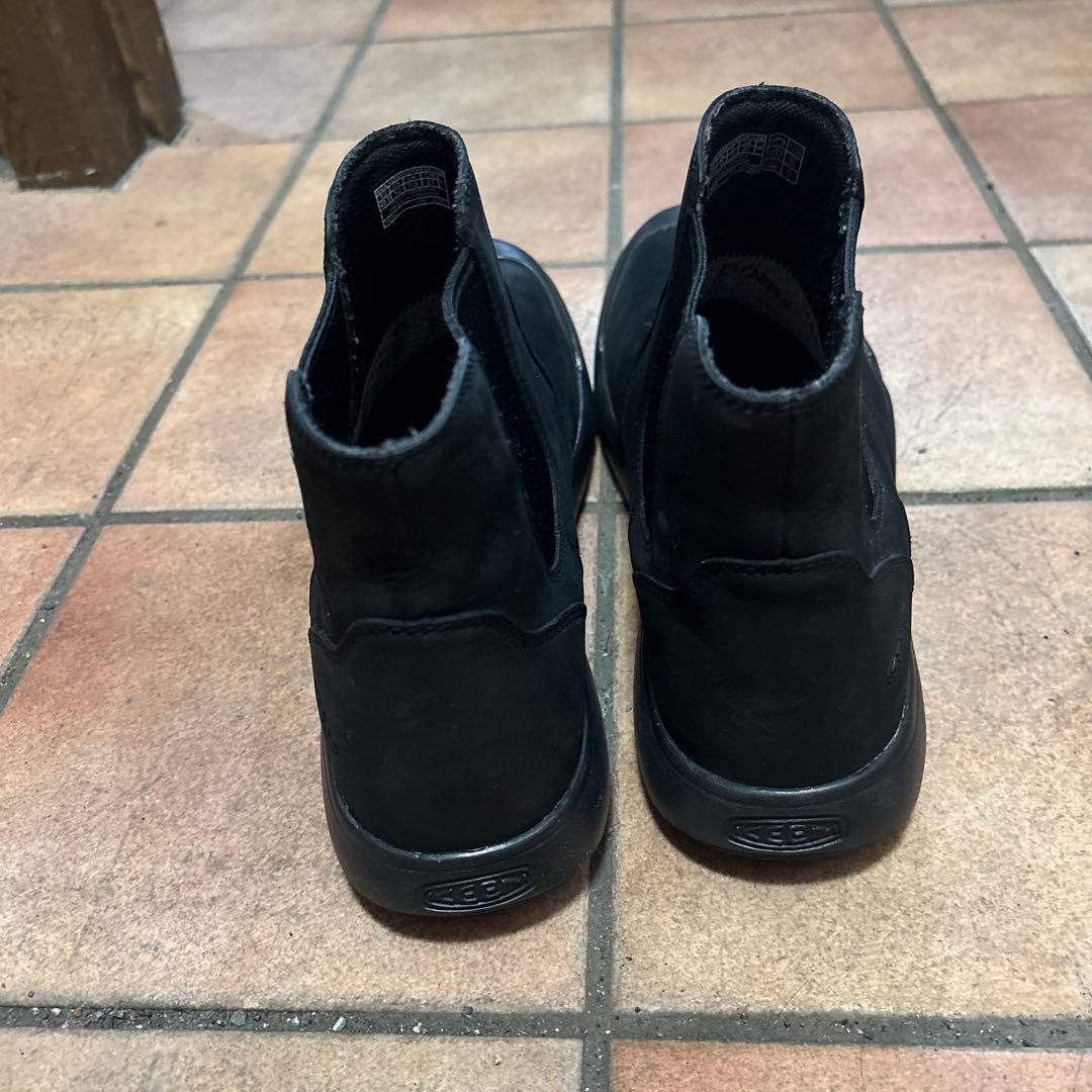 ブラック サイドゴアブーツ レザー　KEEN