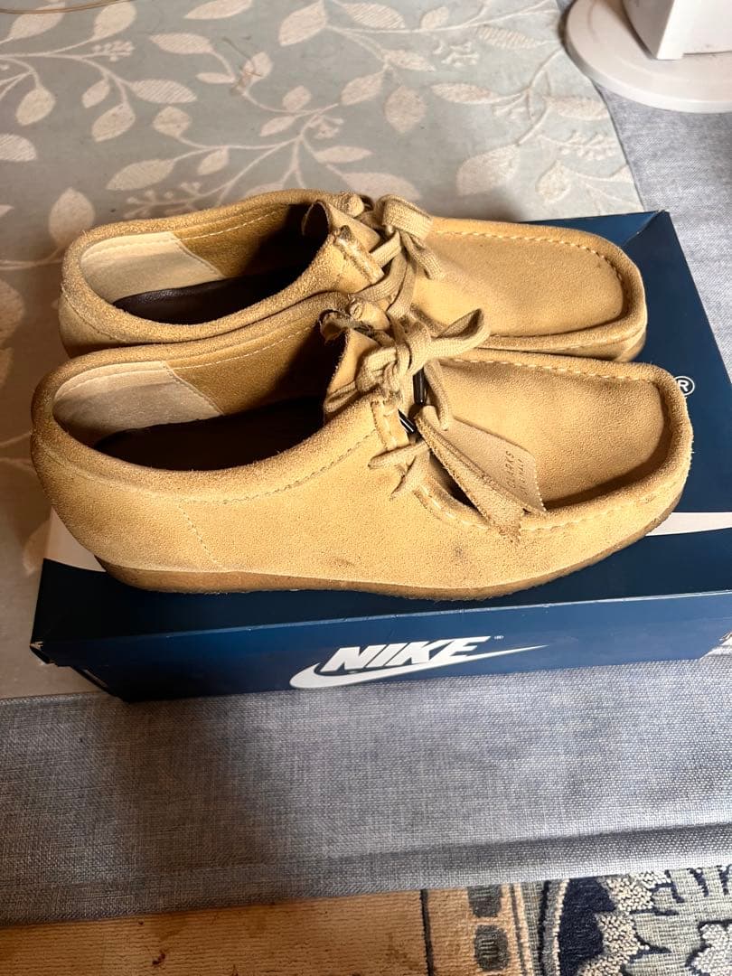 Clarks ベージュ モカシン