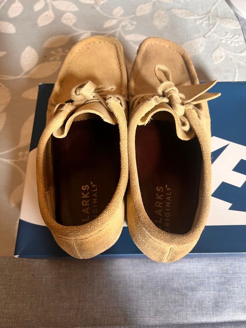 Clarks ベージュ モカシン