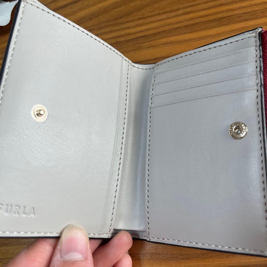 FURLA レッド 二つ折り財布