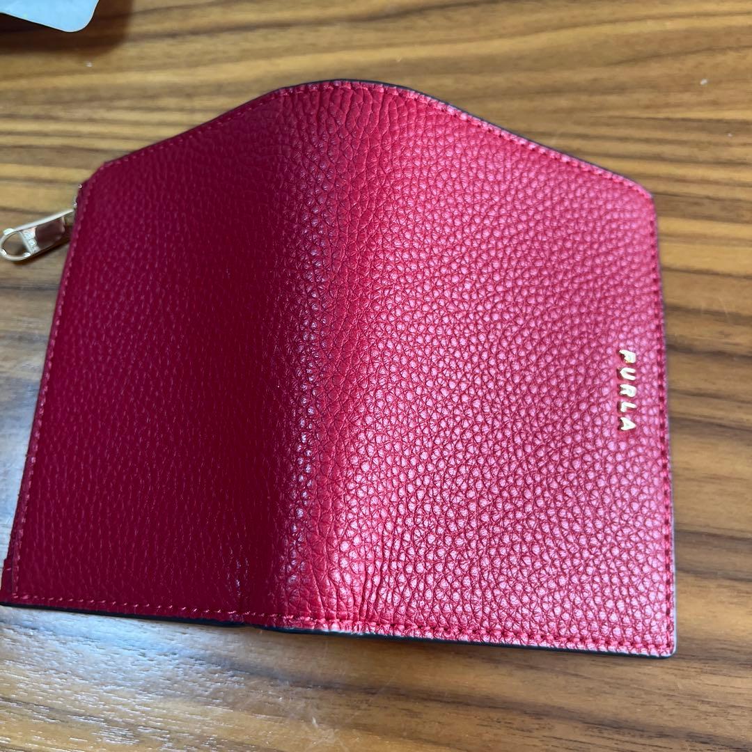 FURLA レッド 二つ折り財布