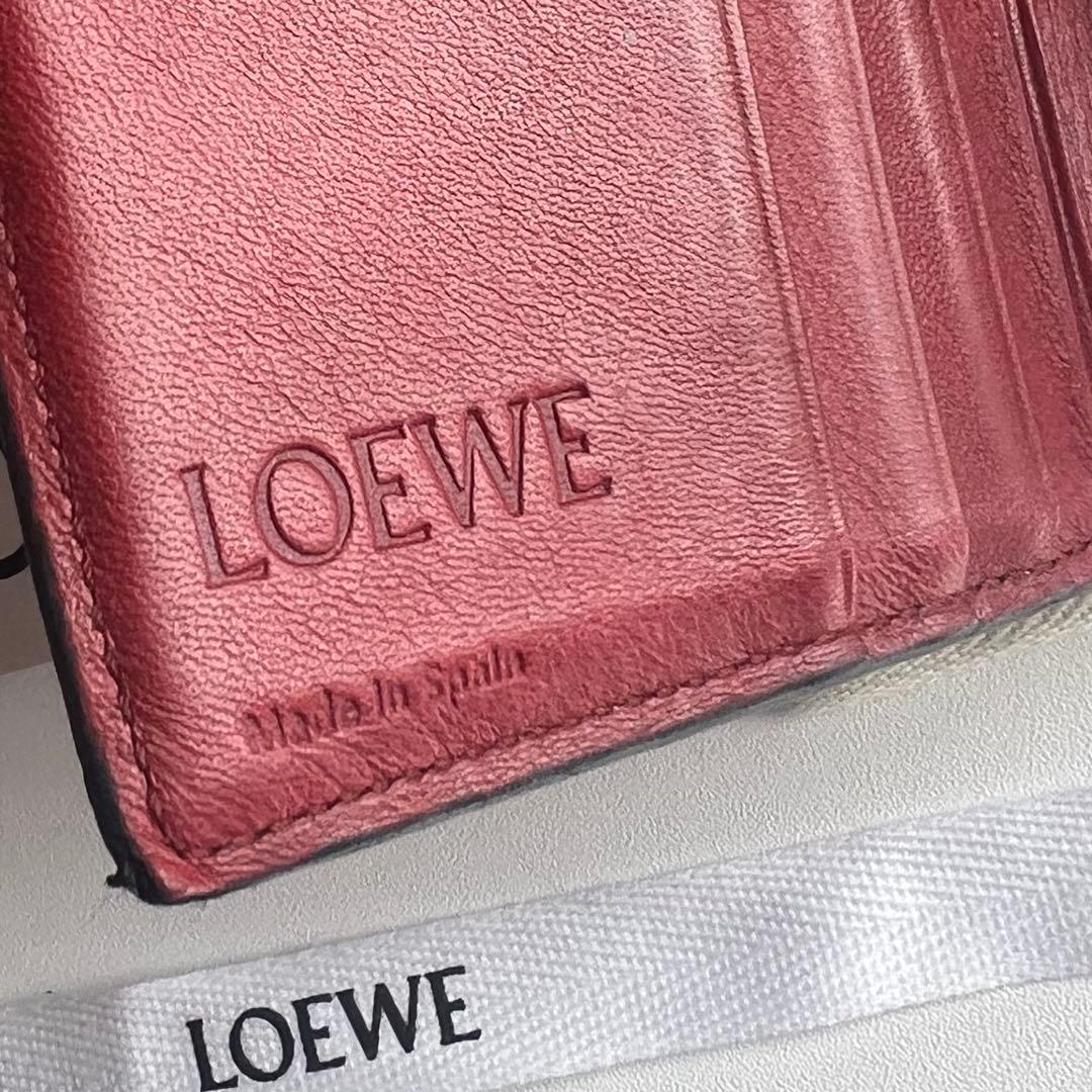 220 美品 LOEWE ロエベ 2つ折り財布