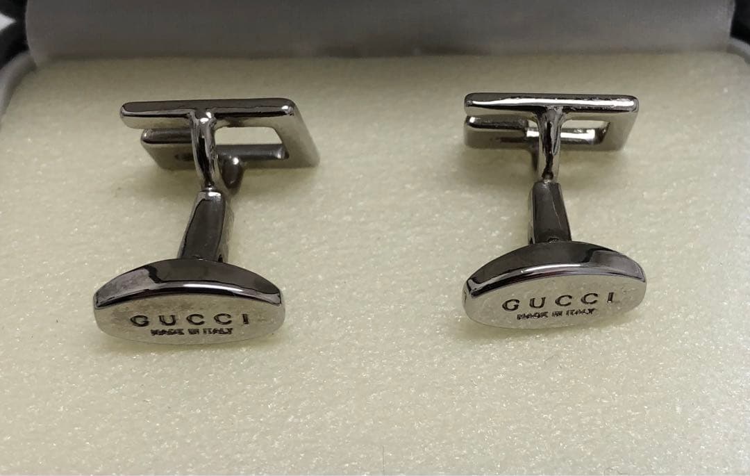 ＧＵＣＣＩ　カフスボタン