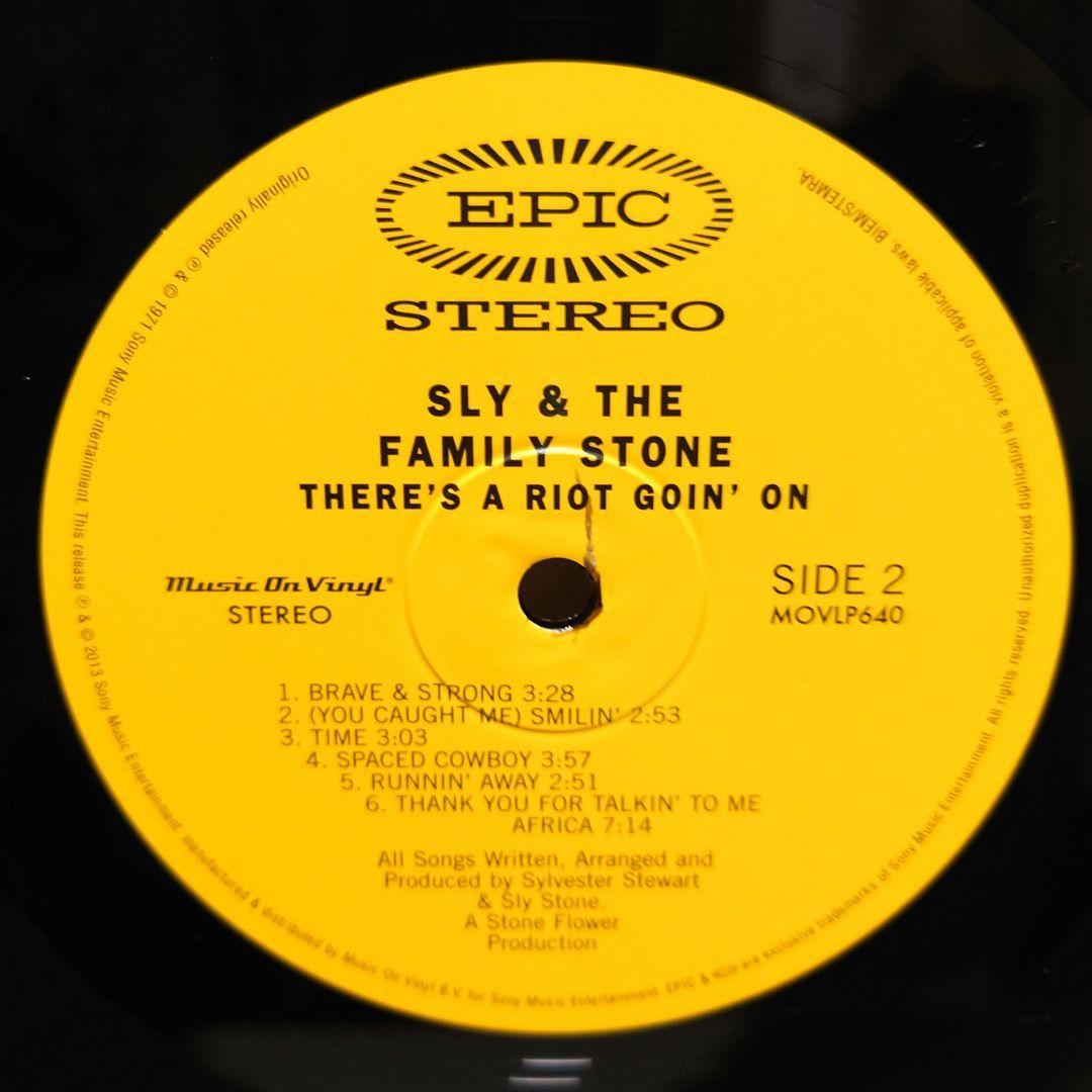 洋楽 THERE'S A RIOT GOIN' ON (Gatefold 180g)