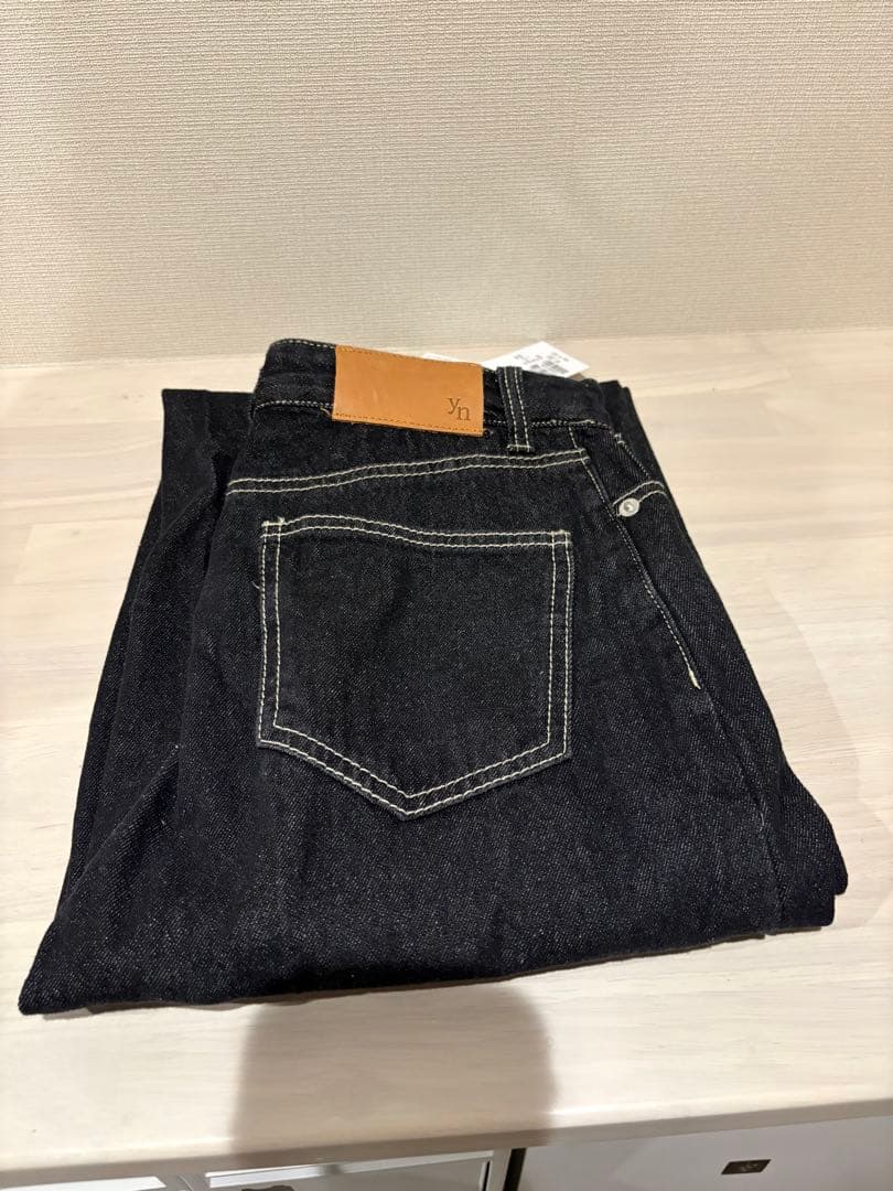 Thevon ストレートデニム　新品未使用　完売　ブラック❤︎