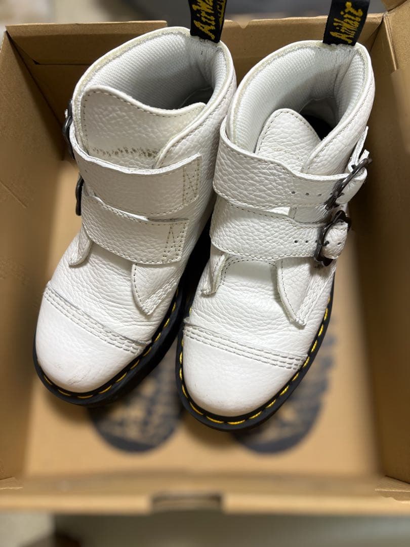 た*ん様 Dr. Martens ブーツ　DEVON FLWR ホワイト
