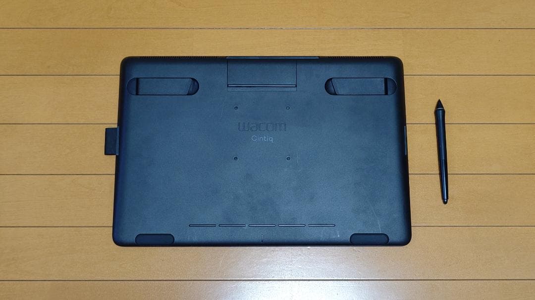 液タブ・ペンタブ Wacom Cintiq 16 (DTK1660/K1-DA)
