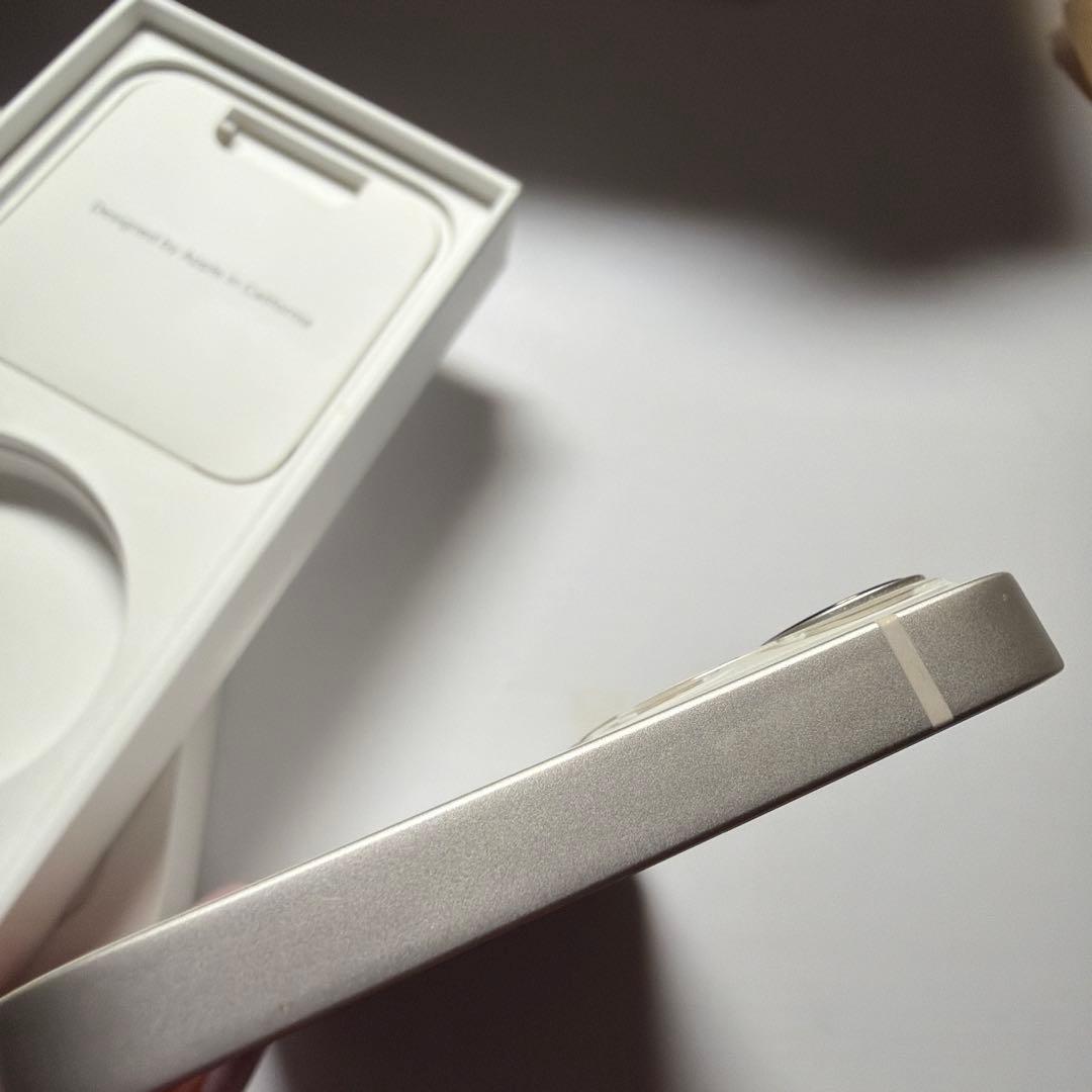 iPhone13 128GB SIMフリー　starlight 本体