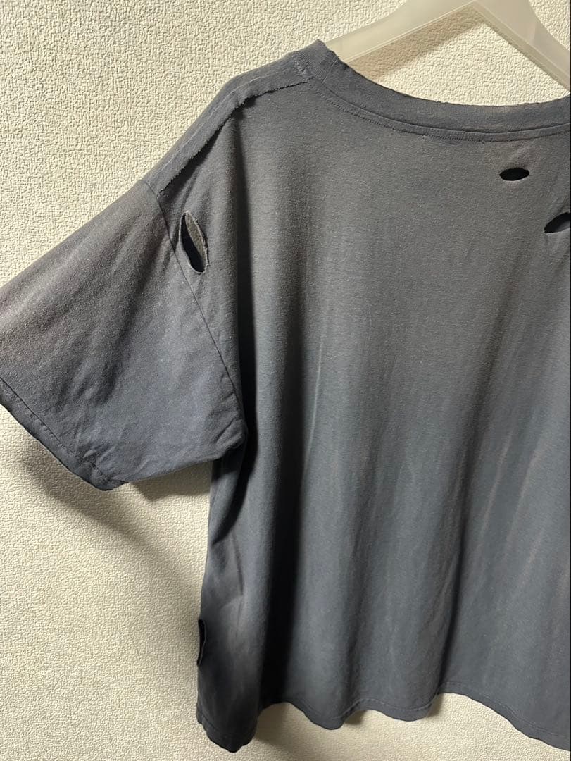 Acne Studios グレー ダメージ風Tシャツ