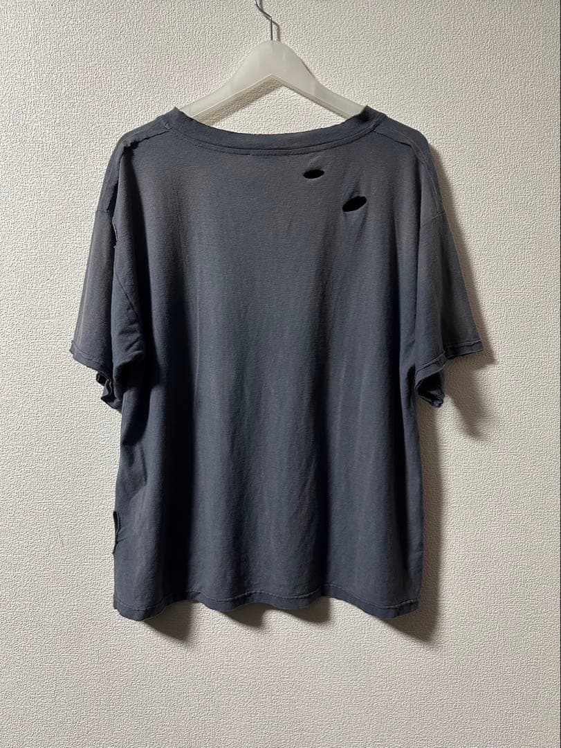 Acne Studios グレー ダメージ風Tシャツ