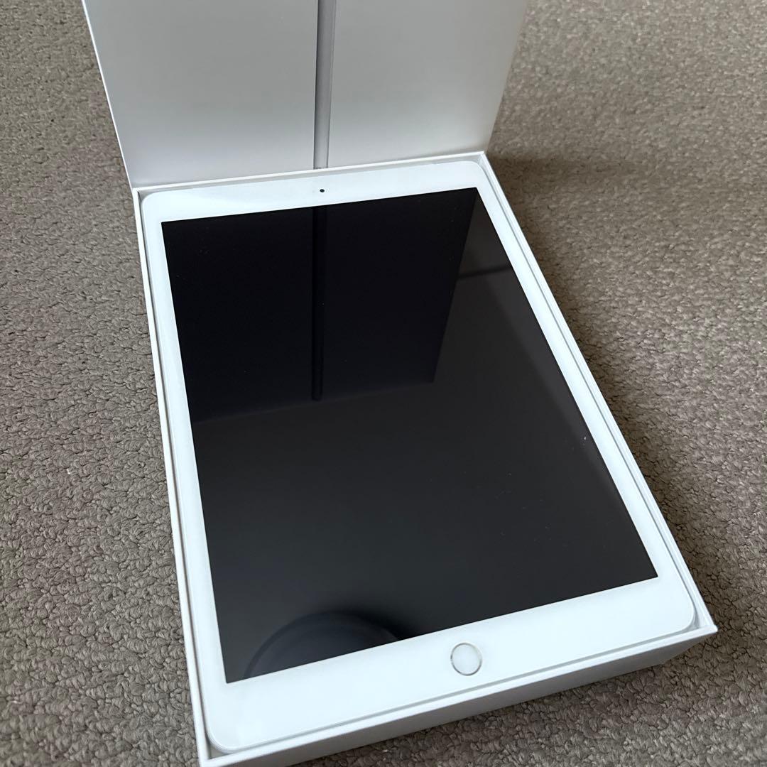 【美品】iPad 第8世代 10.2 32GB Wi-Fi+セルラー BT86%