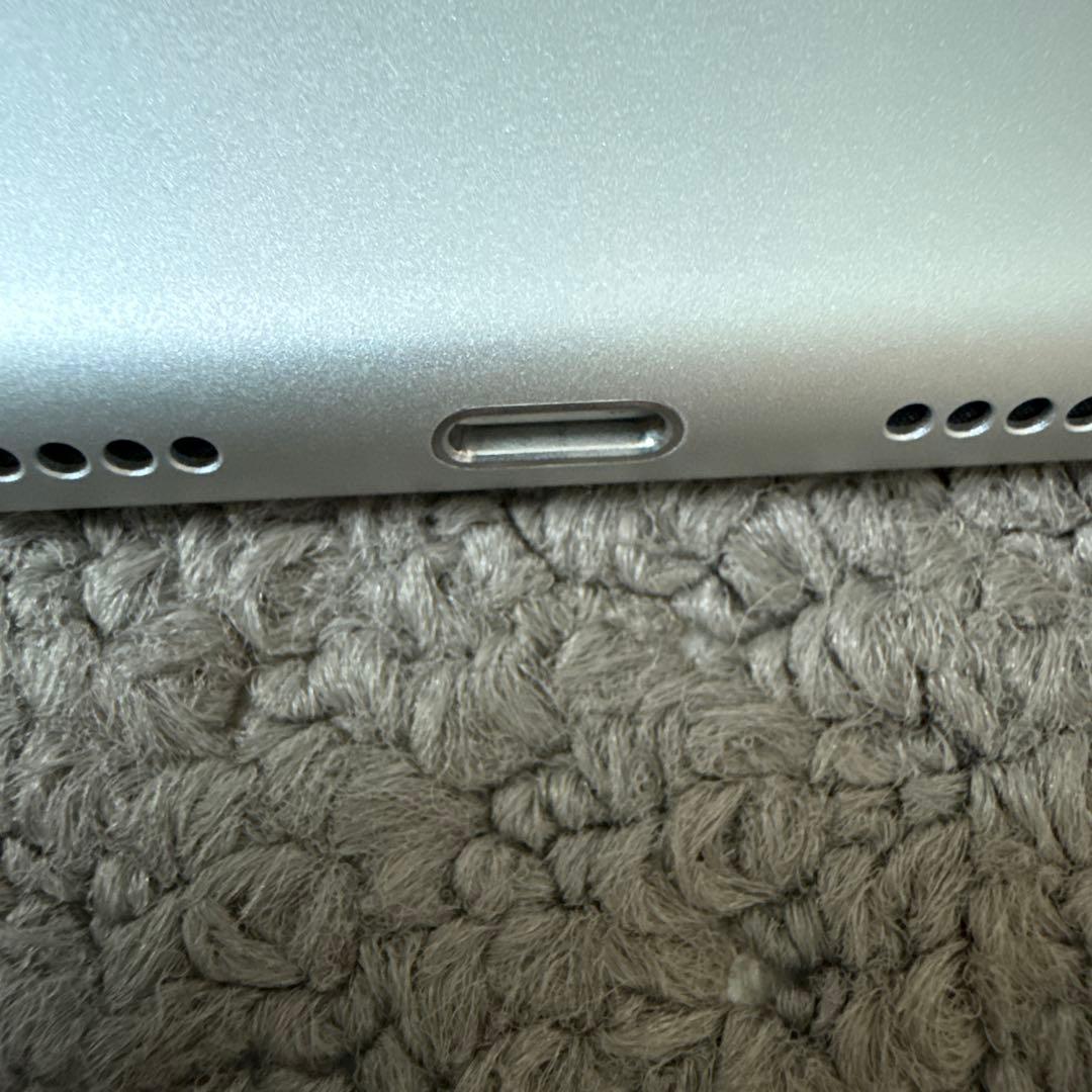 【美品】iPad 第8世代 10.2 32GB Wi-Fi+セルラー BT86%