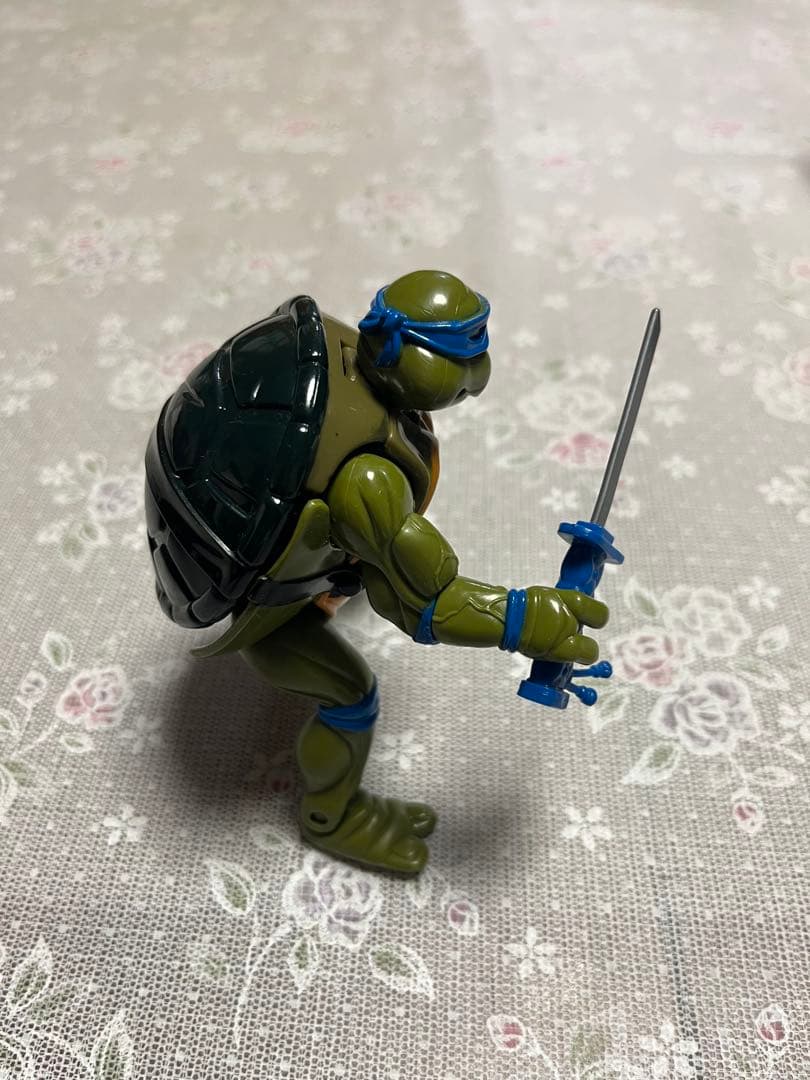 箱付き　TMNT ミュータントタートルズ　ラファエロ　レオナルド　プレイメイツ