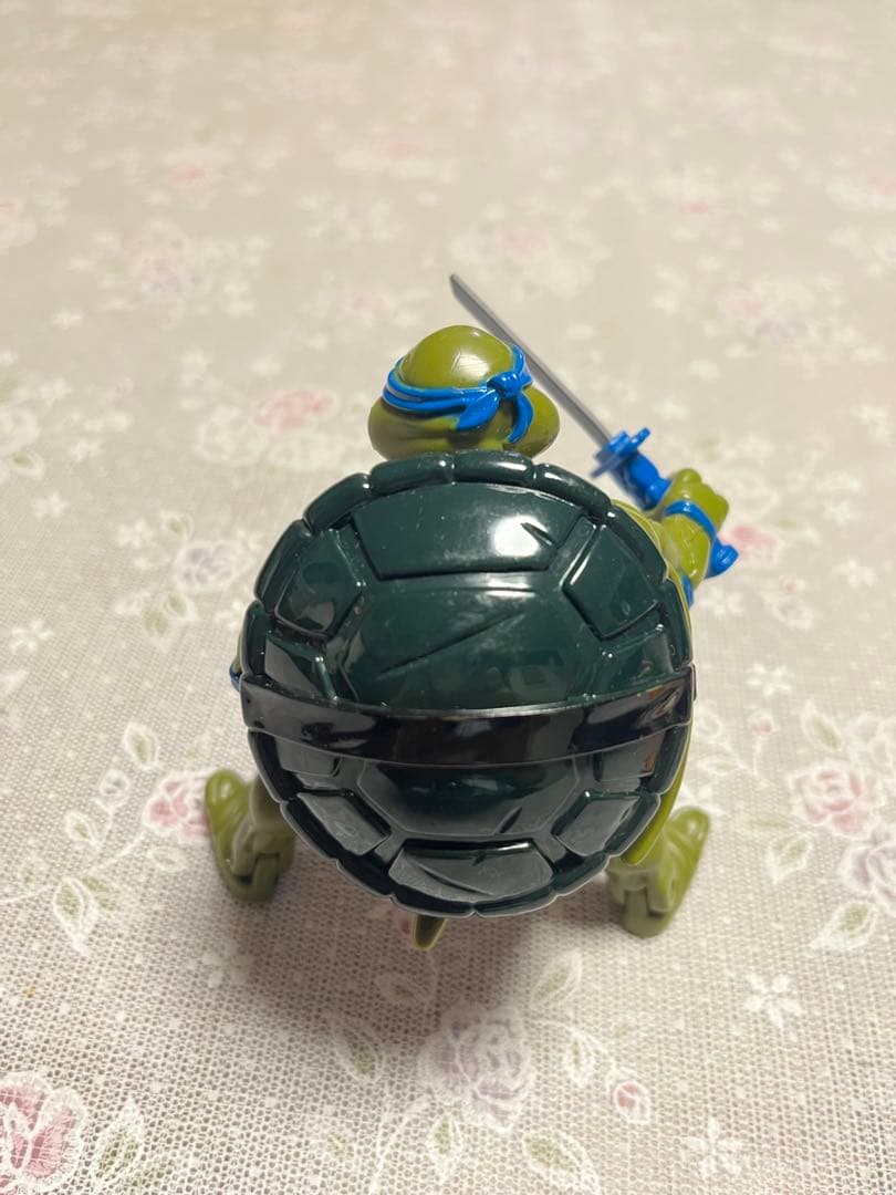 箱付き　TMNT ミュータントタートルズ　ラファエロ　レオナルド　プレイメイツ