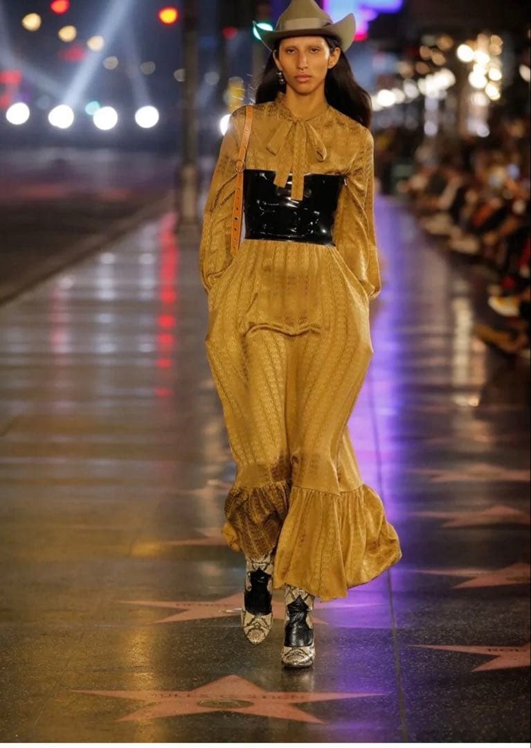 k*a様 GUCCI ロッキングシルクワンピース ドレスシャツ GGロゴ柄