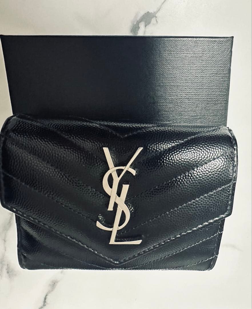 美品　YVES SAINT LAURENT三つ折り財布