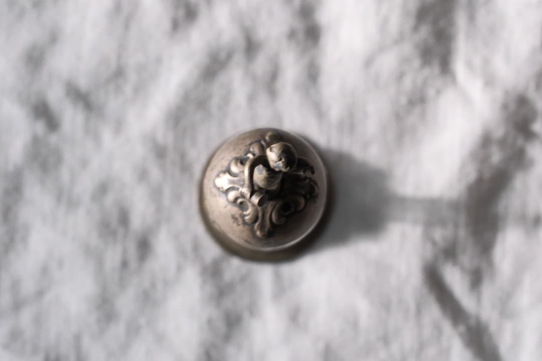 〔Final Price〕フランスアンティーク｜卵の上のプットー