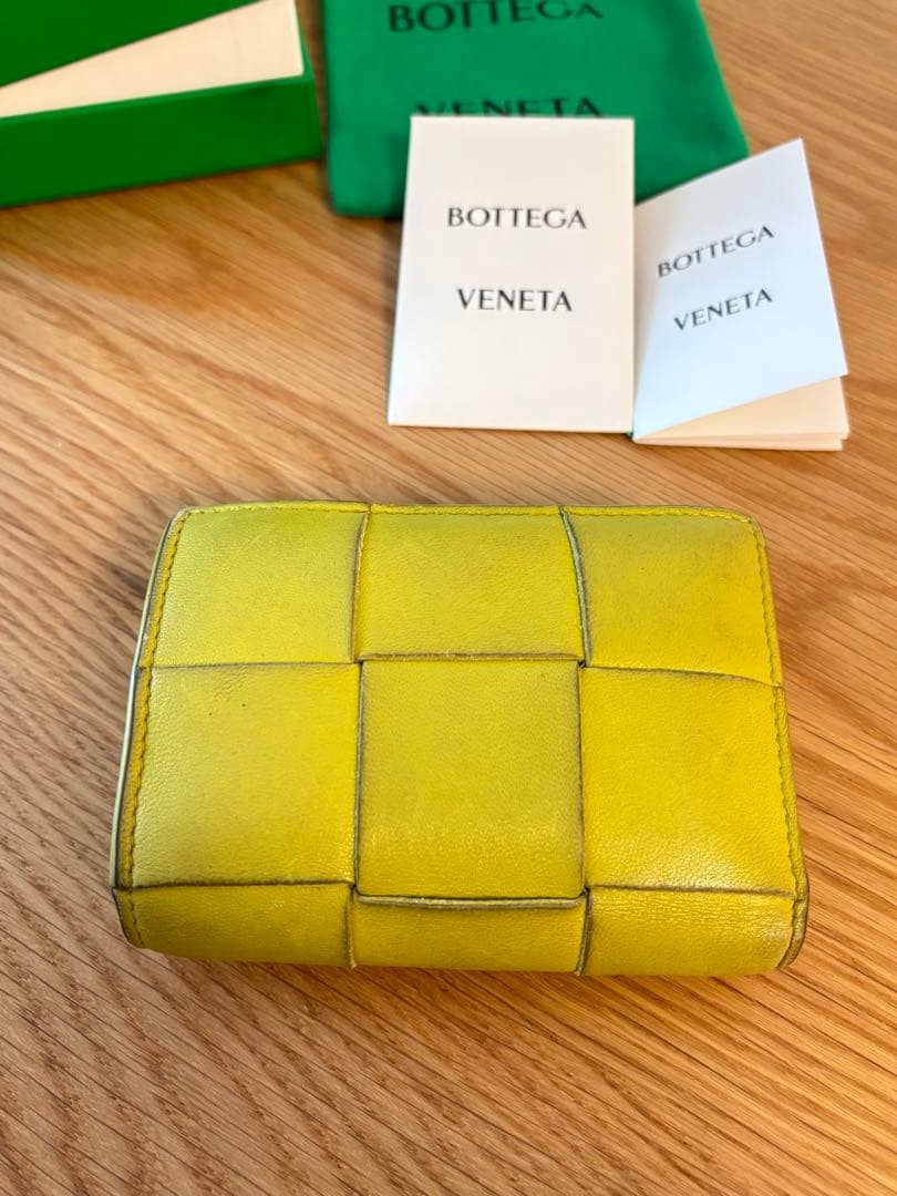 2026幸運カラーBottega Veneta ボッテガヴェネタ限定色キウイ財布