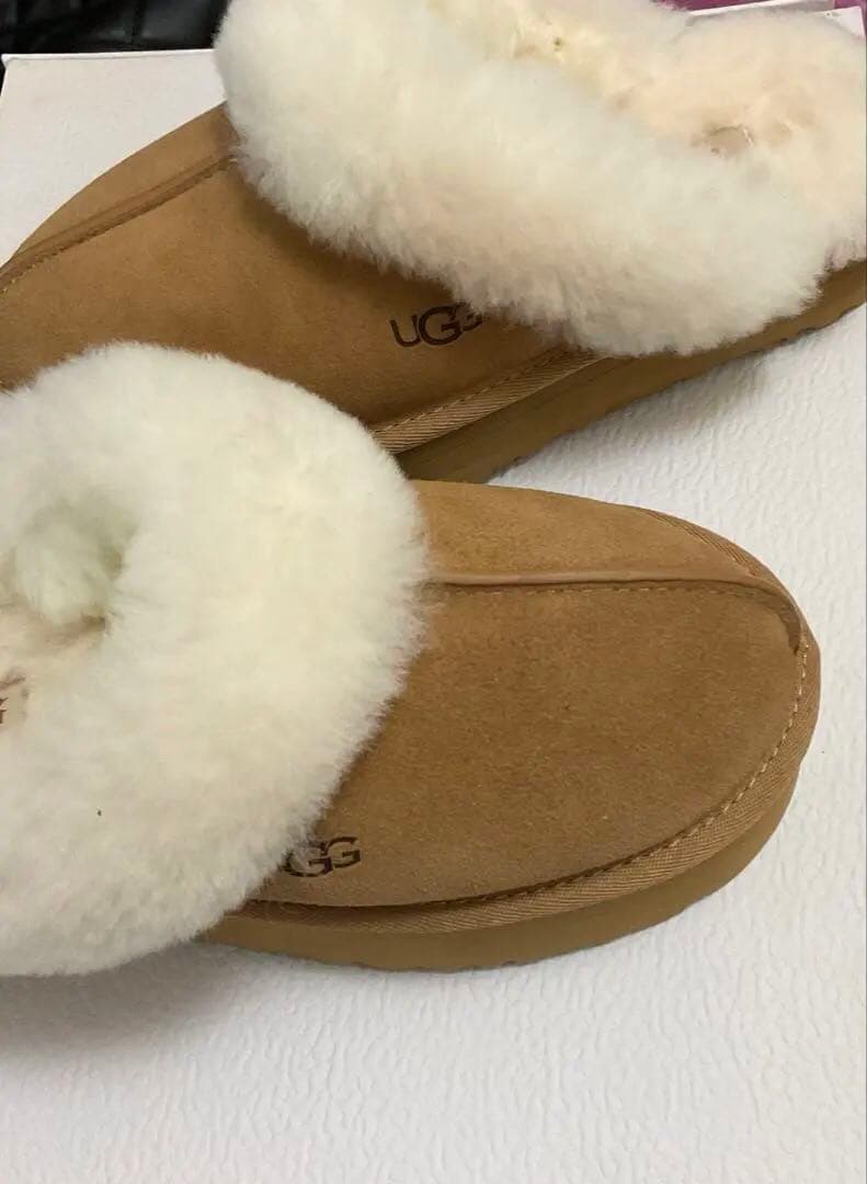 き*れ様 アグUGG ベージュ ムートン　プラットフォームソール　スリッパ