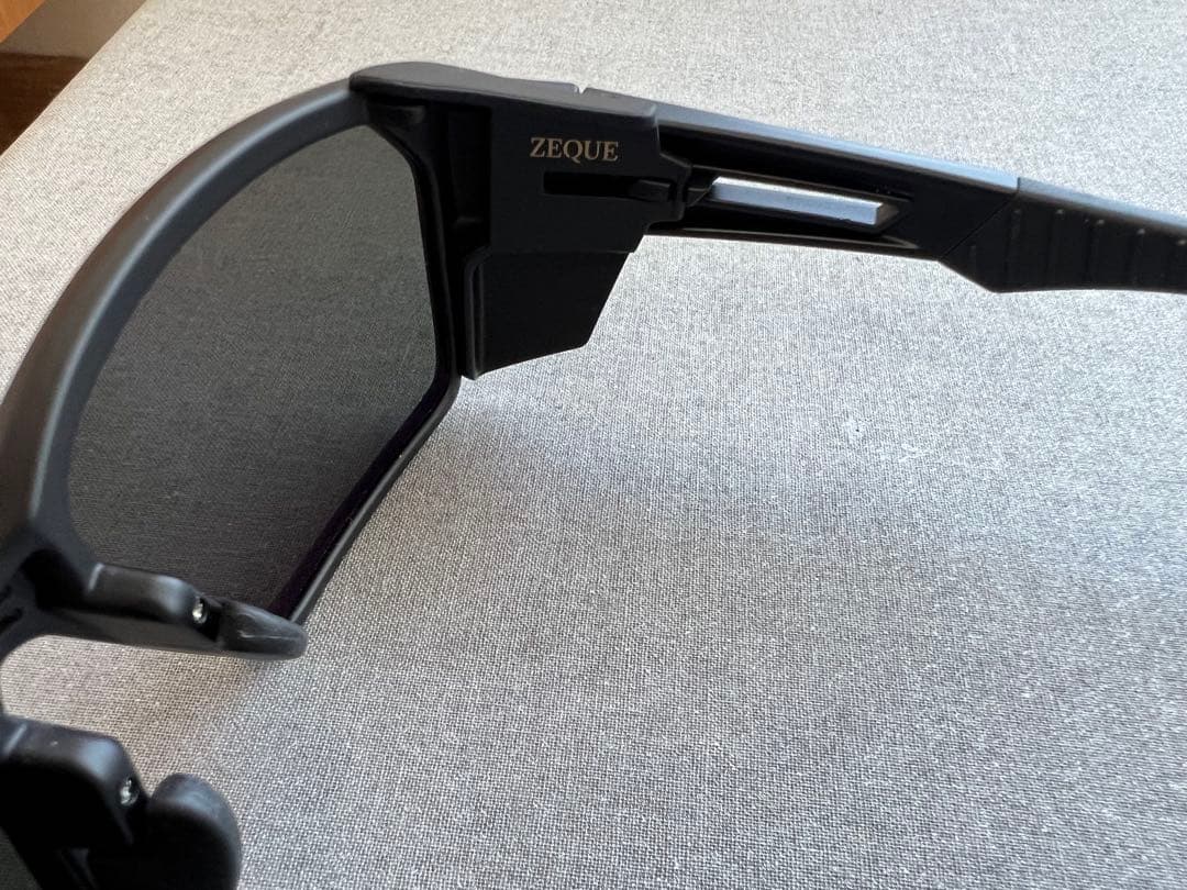 ゼクーオプティクス Zeque ルーフ