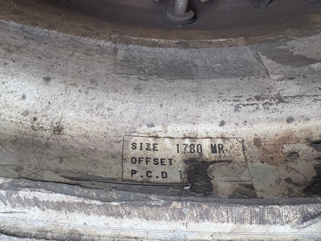 送料込8j2本シュティッヒ 17インチ 114.3 5穴メッシュ アルミホイール