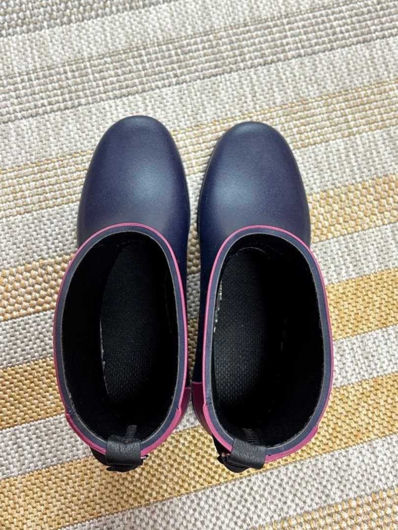 AIGLE ネイビー/ピンク ショートレインブーツ