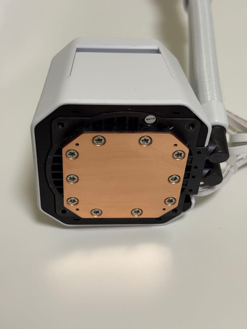 DeepCool LM240 WH と FL12SE WH 3IN1 のセット