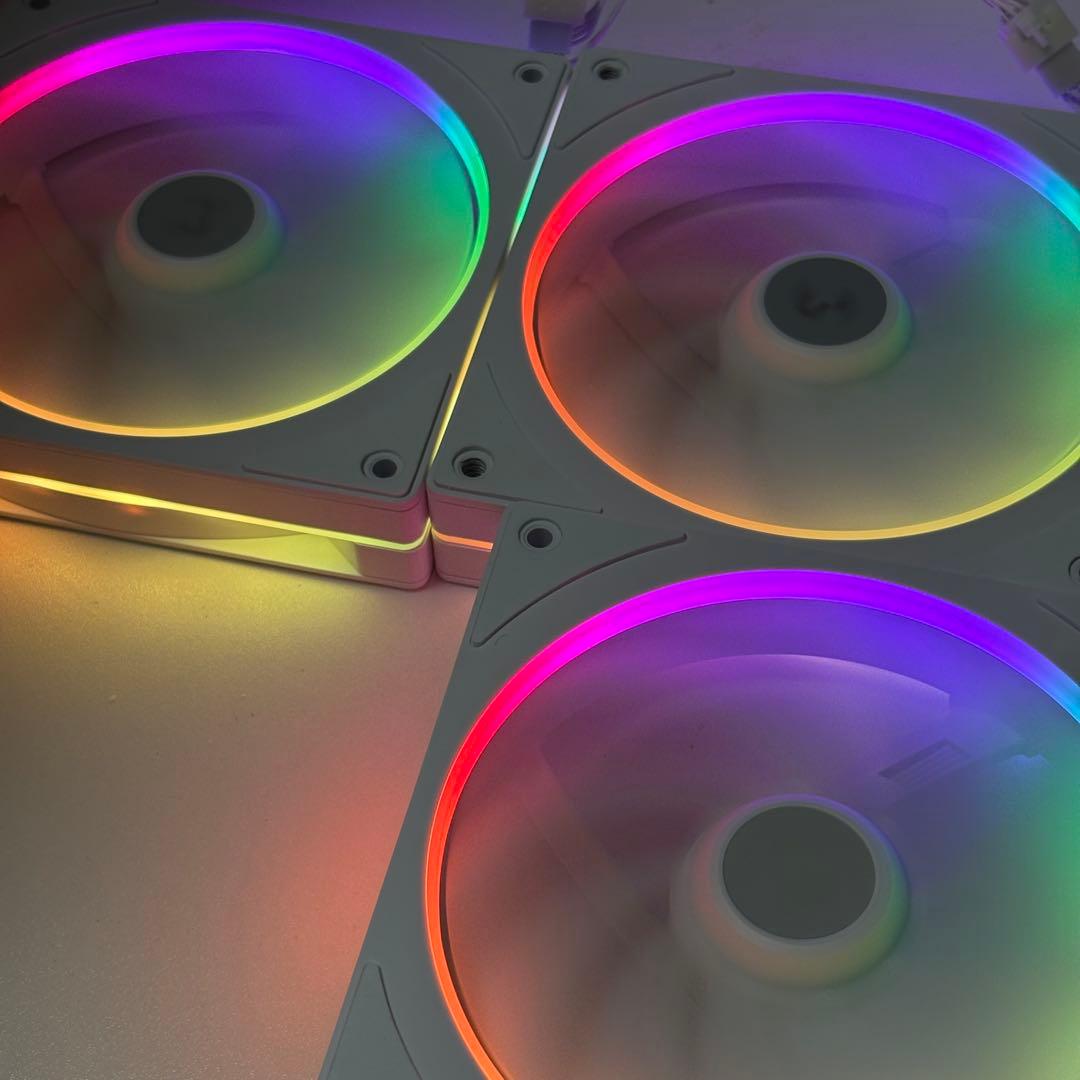 DeepCool LM240 WH と FL12SE WH 3IN1 のセット