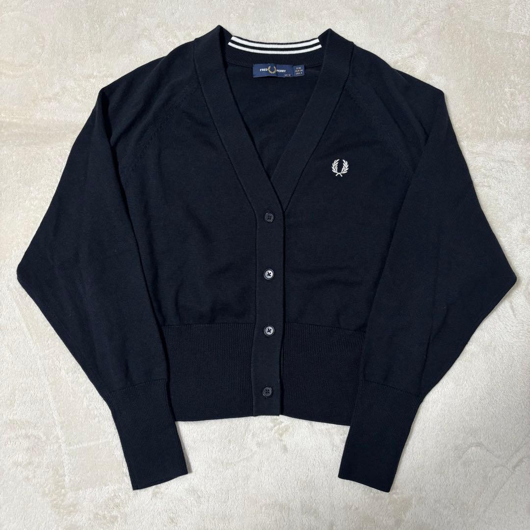FRED PERRY Vネックカーディガン K4121 ブラック
