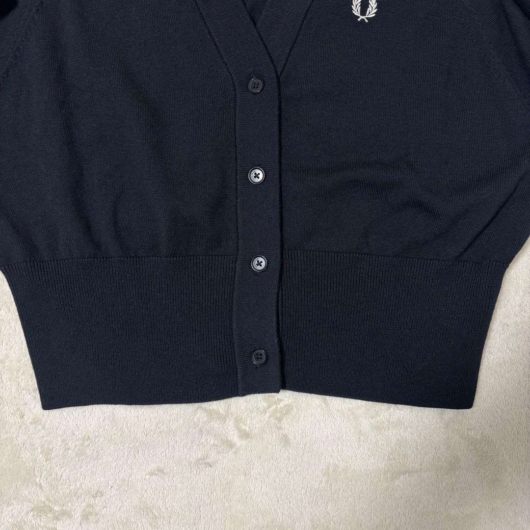 FRED PERRY Vネックカーディガン K4121 ブラック