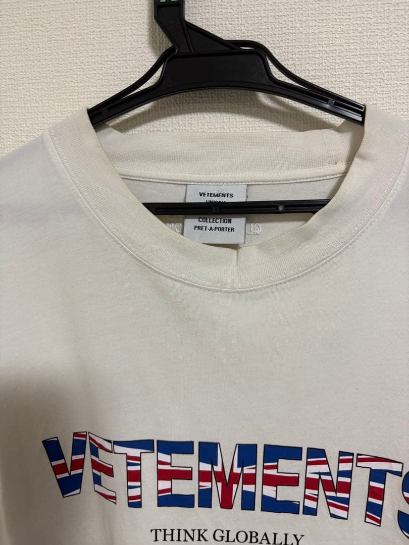 VETEMENTS THINK GLOBALLY Tシャツ　L