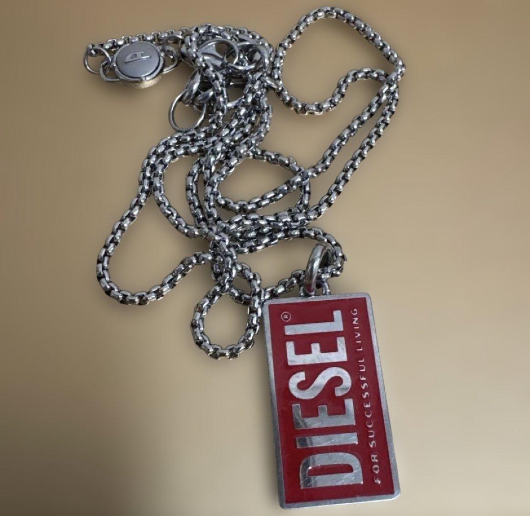 週末限定値引きDIESEL ロゴプレート ネックレス