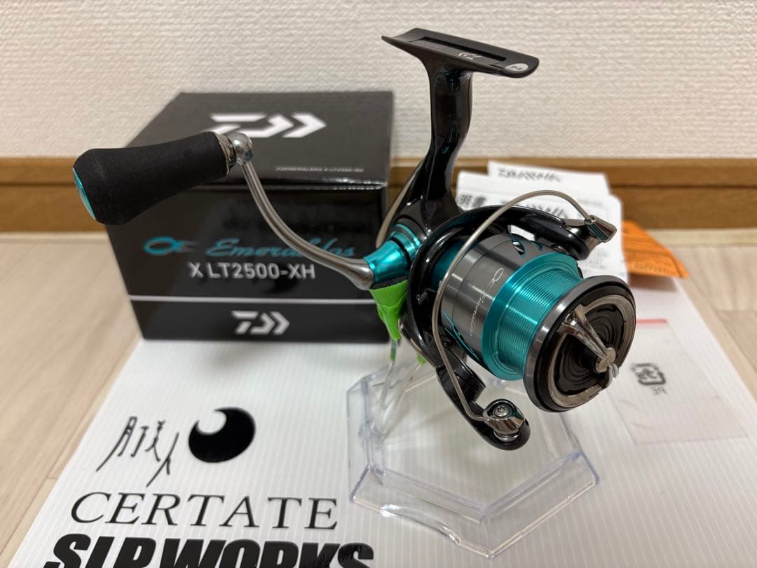 値下げ！！　Daiwa エメラルダス X LT2500-XH スピニングリール