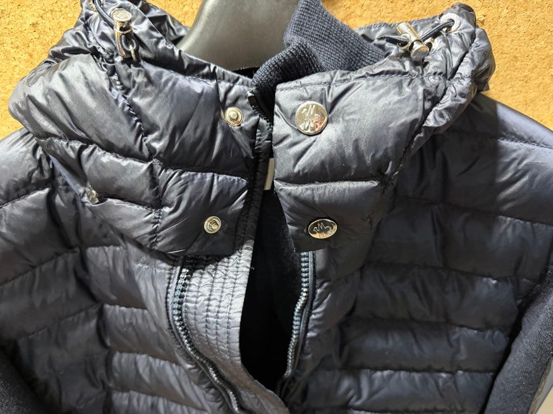 MONCLER ブラック ダウンジャケット