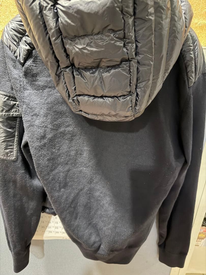 MONCLER ブラック ダウンジャケット