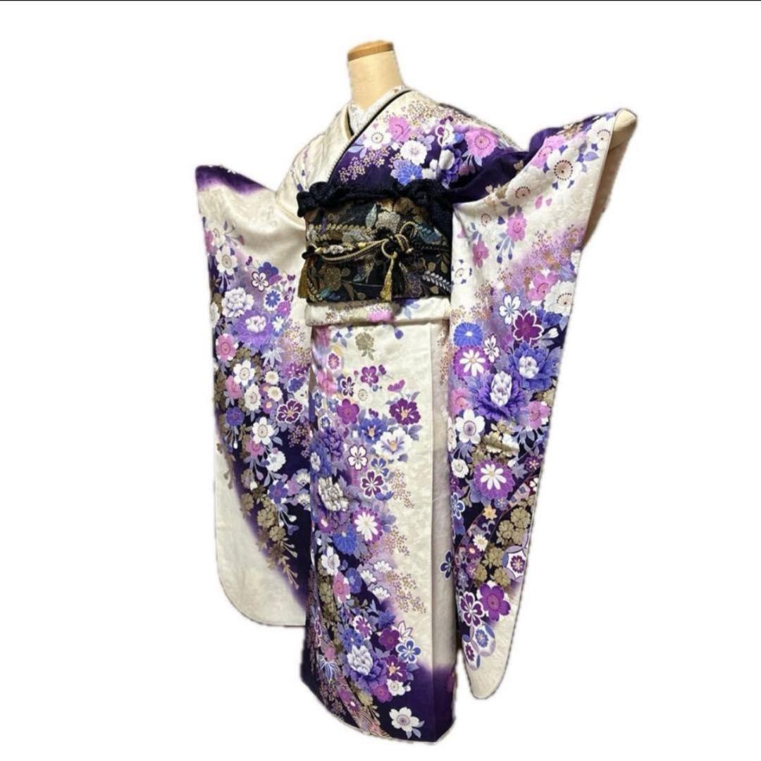 白地に華やか花模様♡振袖フルセット　成人式前撮り
