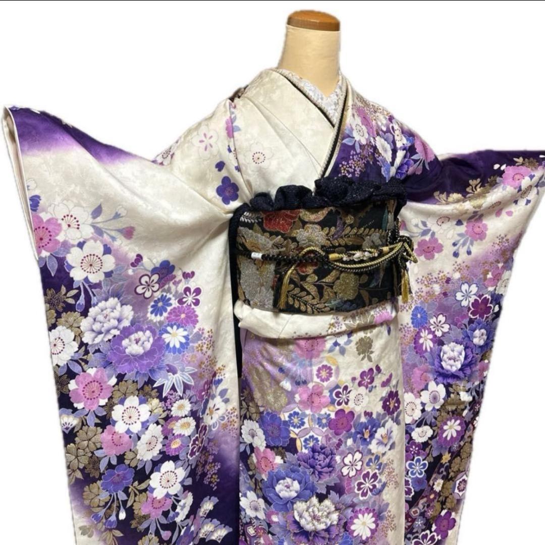 白地に華やか花模様♡振袖フルセット　成人式前撮り
