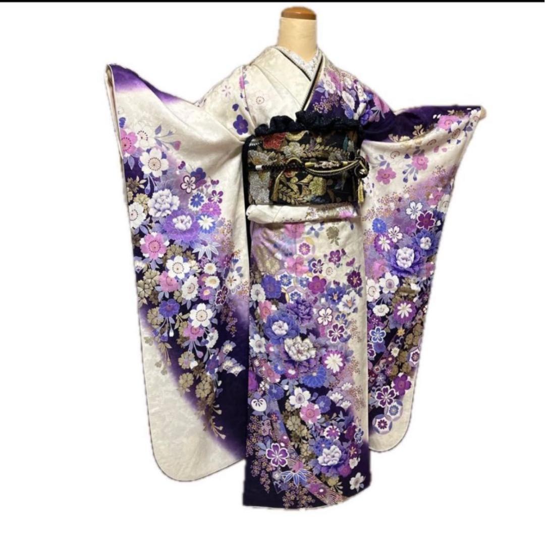 白地に華やか花模様♡振袖フルセット　成人式前撮り