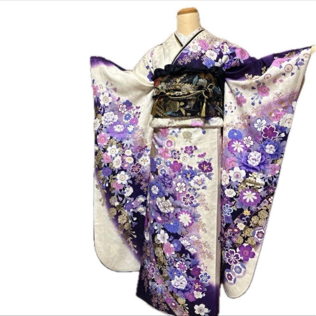 白地に華やか花模様♡振袖フルセット　成人式前撮り