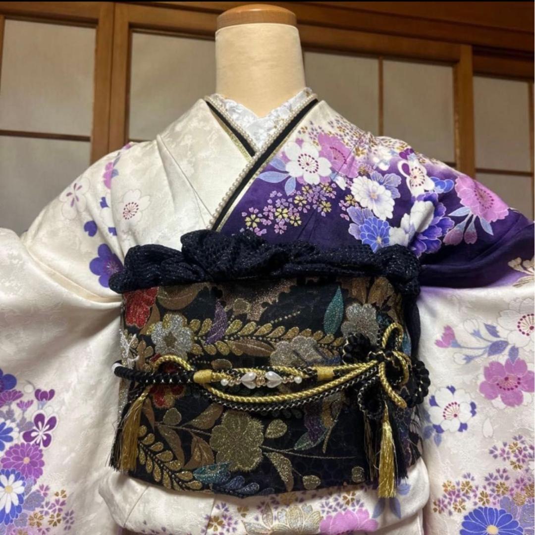 白地に華やか花模様♡振袖フルセット　成人式前撮り