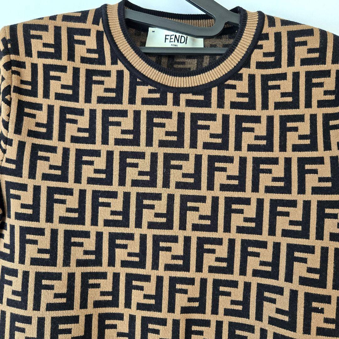 【極美品】FENDI フェンディ ズッカ柄 半袖ニット 38 ロゴ